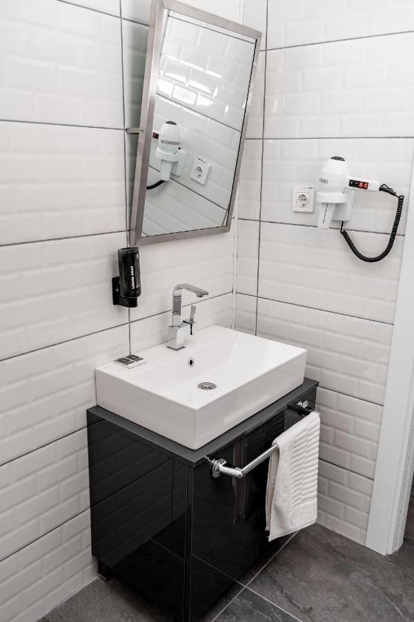 Comfort Center Suit Hotel أديرني المظهر الخارجي الصورة