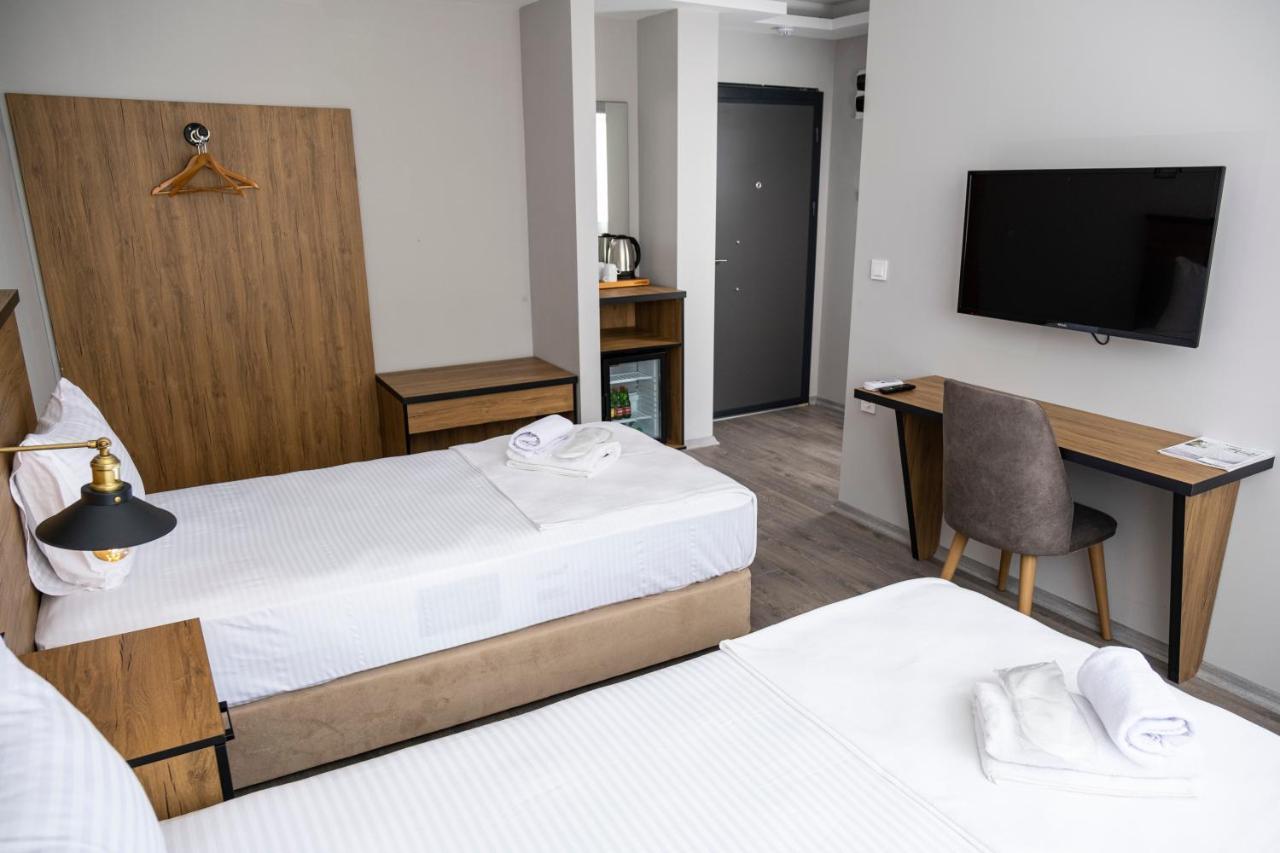 Comfort Center Suit Hotel أديرني المظهر الخارجي الصورة