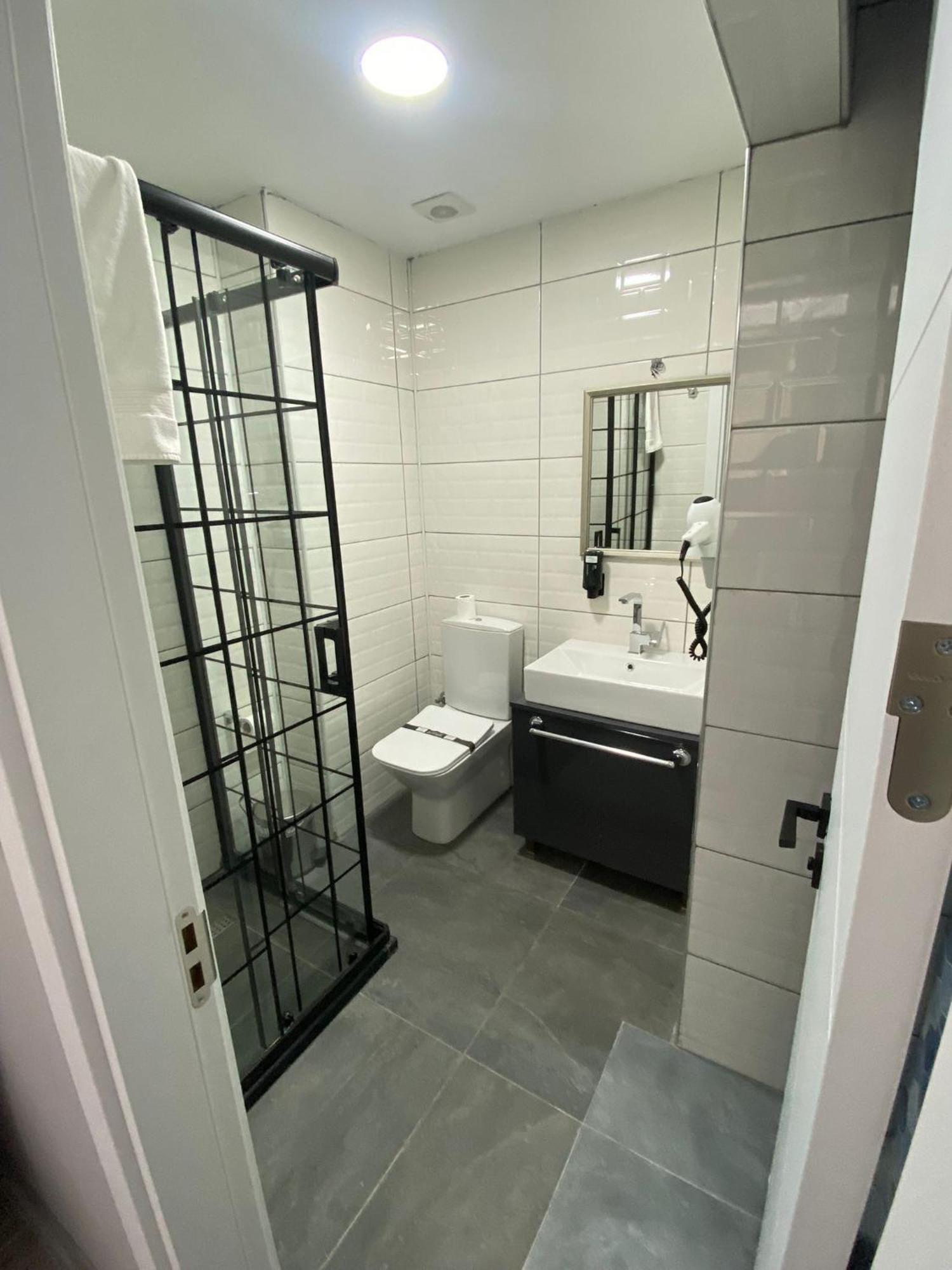 Comfort Center Suit Hotel أديرني المظهر الخارجي الصورة