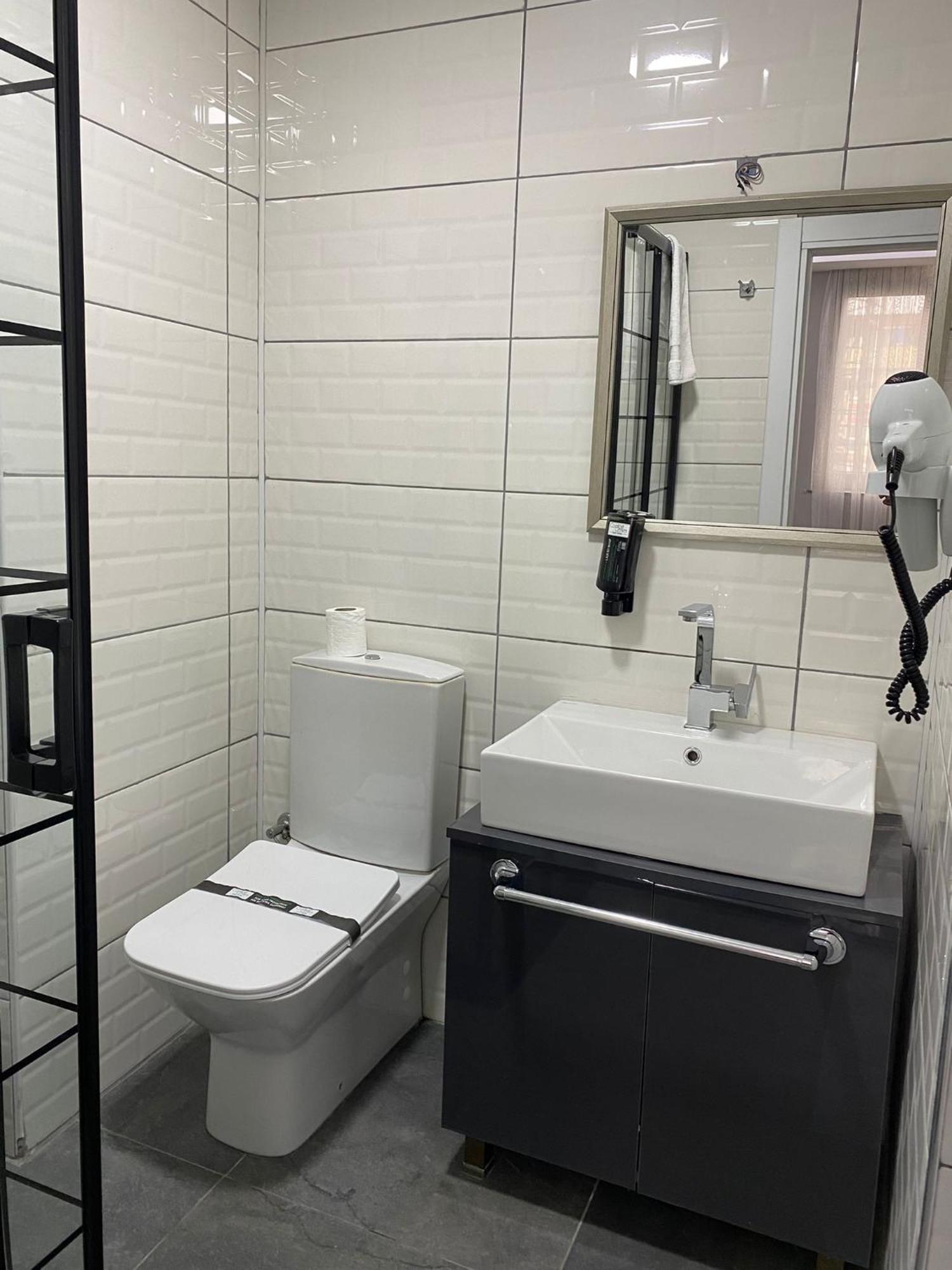 Comfort Center Suit Hotel أديرني المظهر الخارجي الصورة